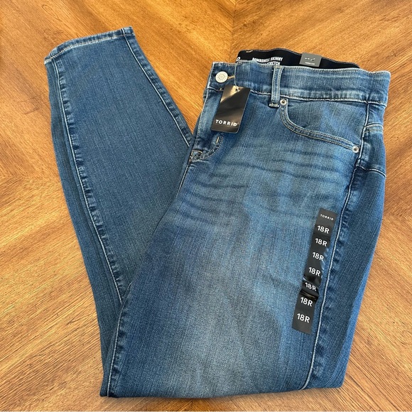 torrid Denim - Torrid Heartthrob Blue Bombshell Skinny Jeans, Plus Size 18R, Women's Denim, New